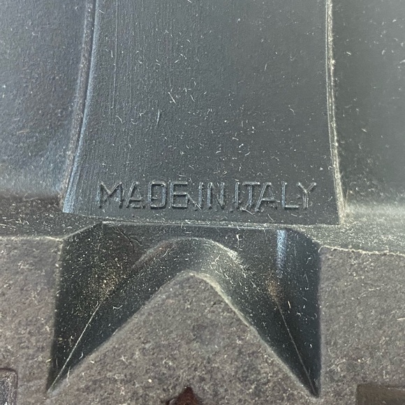 - Burberry Classic Check Rain Boots, size 7 - Picture 6 of 14